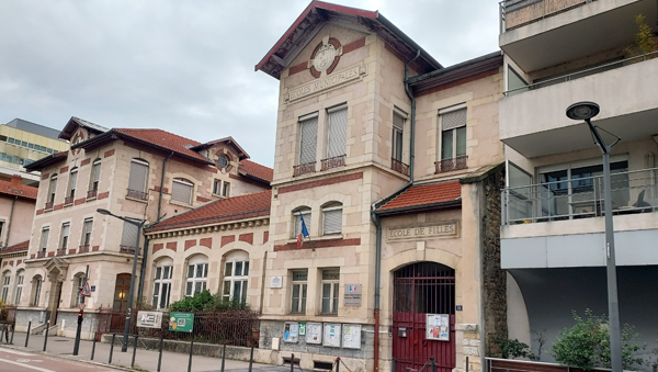 Lyon 3 – EEPU Antoine Charial (0691453E)