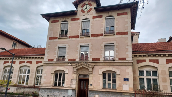 Lyon 3 – EMPU Antoine Charial (0691060C)