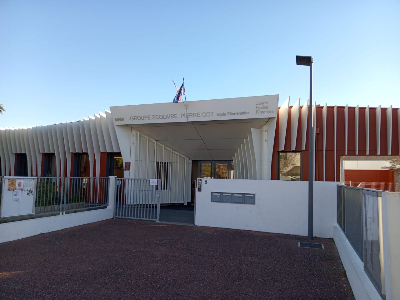 Bron – EEPU Pierre Cot