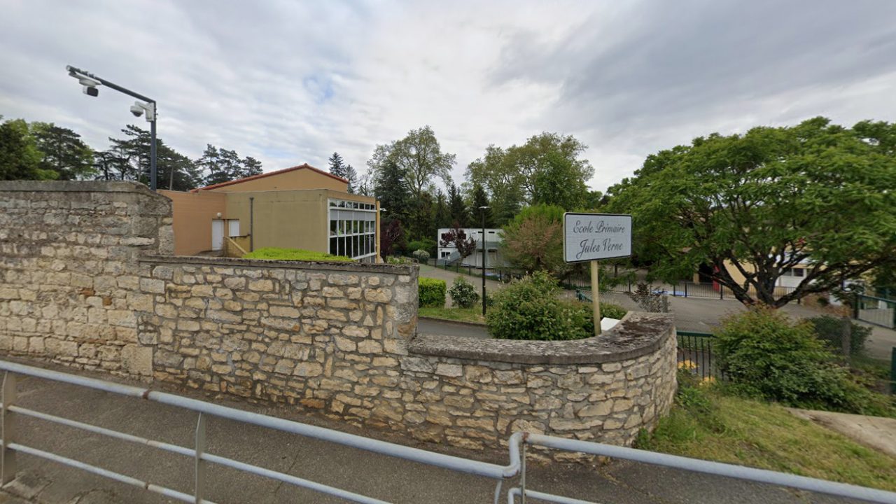 CHAZAY – EEPU J. Verne (0693196Z)