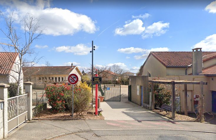 ST GENIS LES OLLIERES – EMPU Victor Hugo