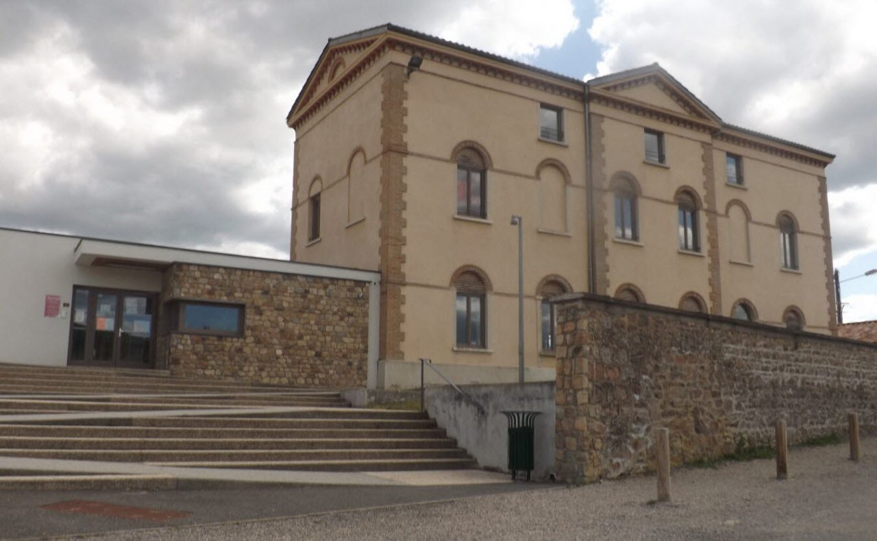 VAUX EN BEAUJOLAIS – EPPU Bernard Pivot